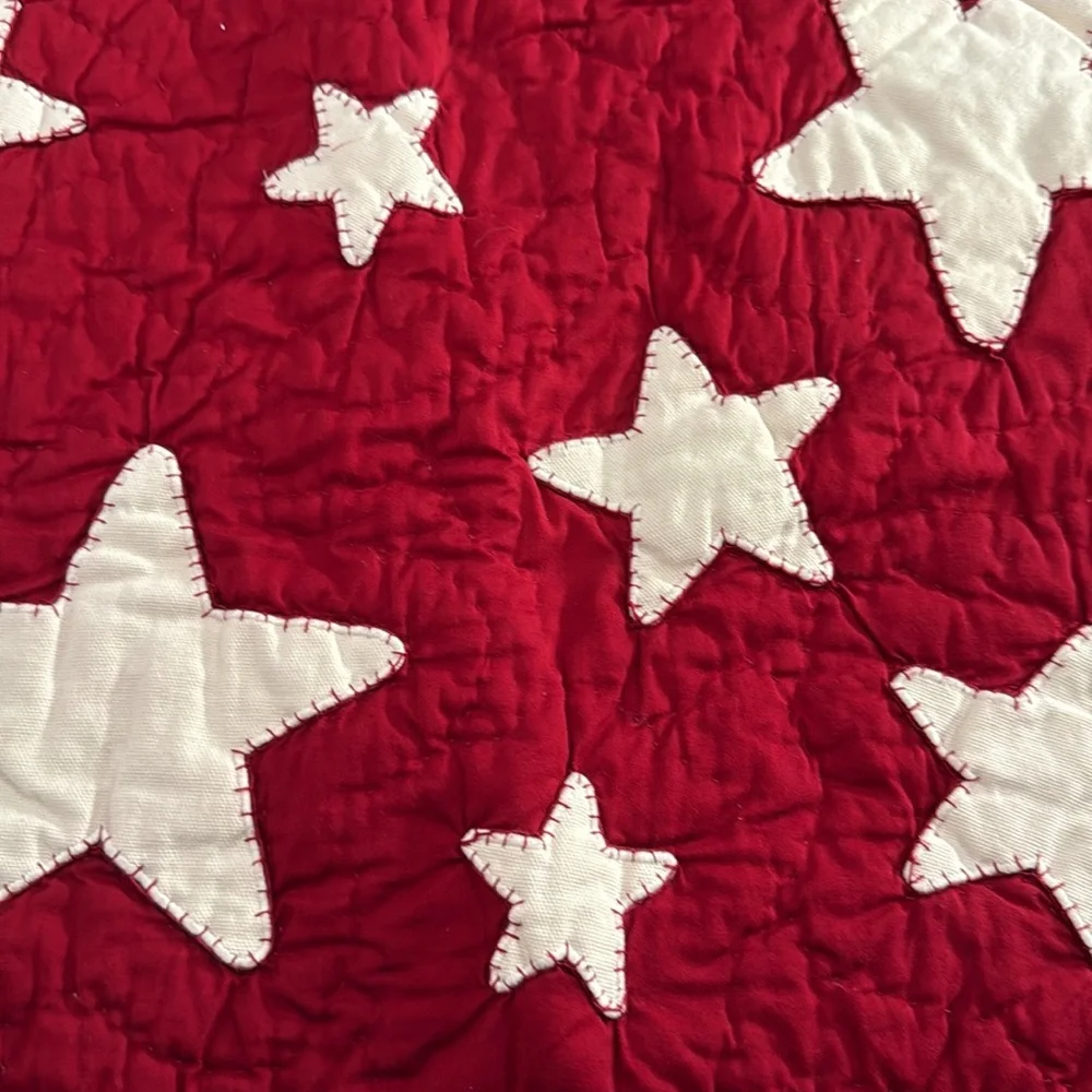 Pottery Barn Kids Twin Red Star Quilt and Two Shams - Picture 3 of 5